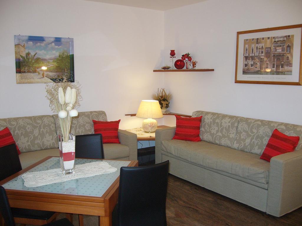 Aparthotel Feeling At Home Castenaso Chambre photo